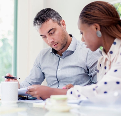 Business people at work having meeting,42-50148558,42-50148558